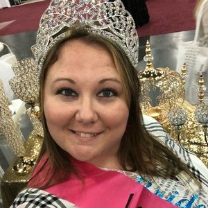 Meet your Posher, Crystal